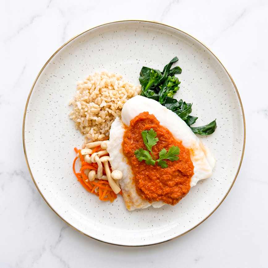 Fish with Tom Yum Sauce, Asian Greens, Mushrooms and Brown Rice
