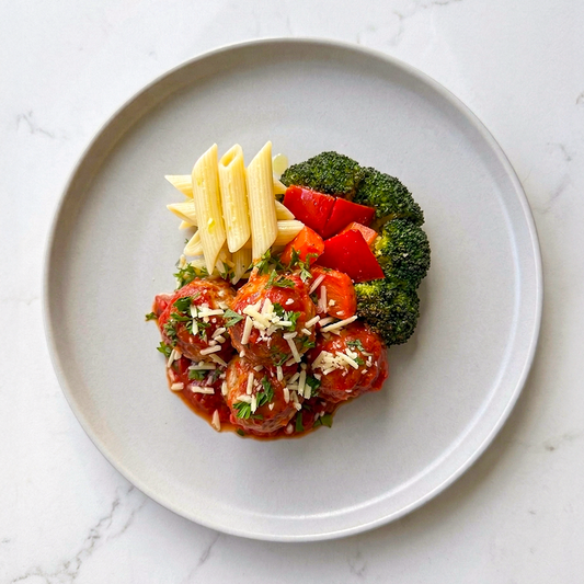 Italian Chicken Meatballs with Broccoli, Capsicums and Penne